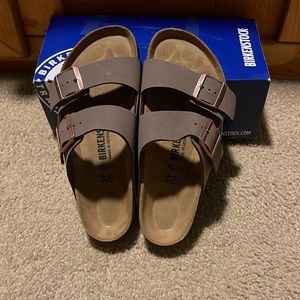 Birkenstock Arizona Mocca size 8